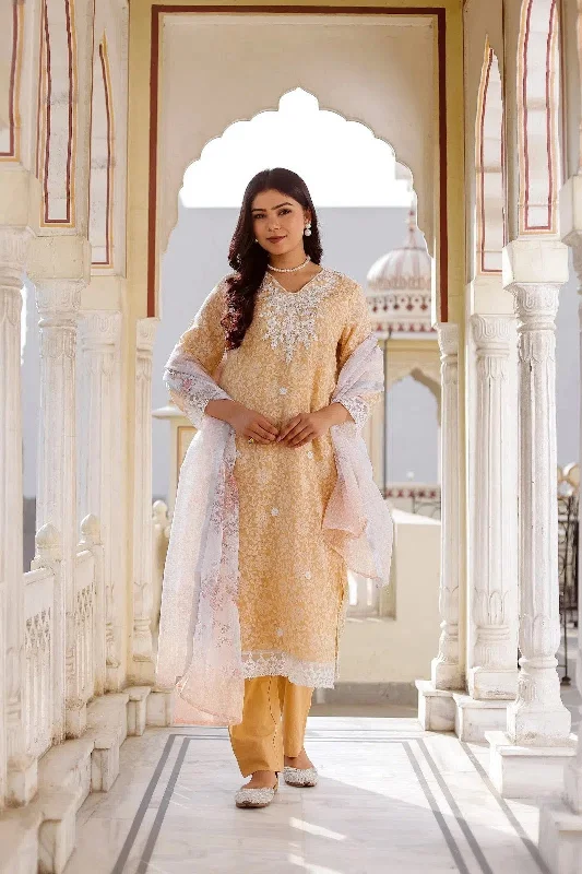 Vaasva Women Peach Linen Printed Kurta, Pant & Dupatta set Sleek Black Pants