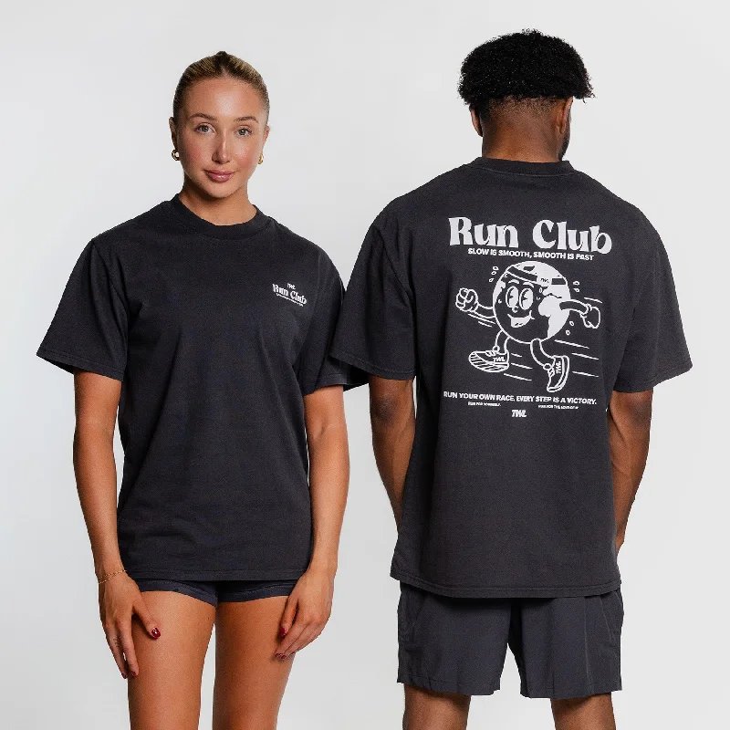 TWL - LIFESTYLE OVERSIZED T-SHIRT - RUN CLUB - FADED BLACK Notch Collar Peter Pan Collar Cowl Neck