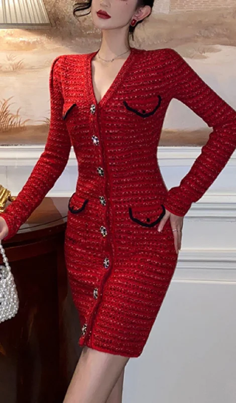 V-NECK KNITTED MINI DRESS IN RED Classic Floral Print Mini Dress