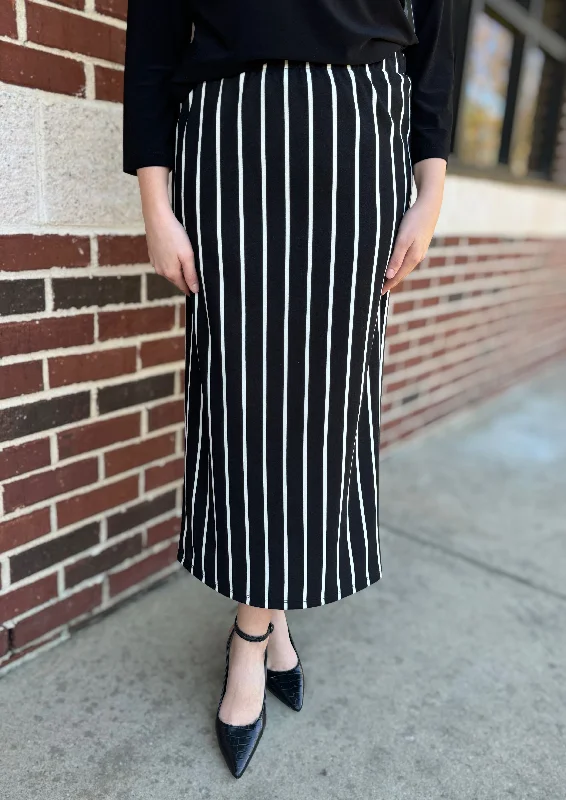 Blk/Wht Vertical Stripe