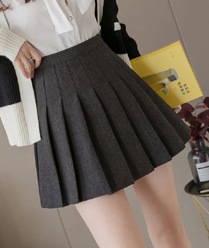 Stylish A line short skirt woolen cloth pleated skirt  3468 button skirt front